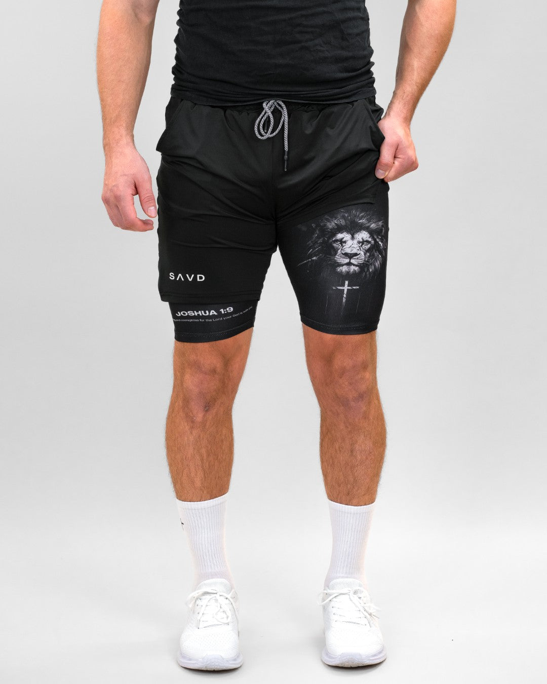 Lion design on compression liner